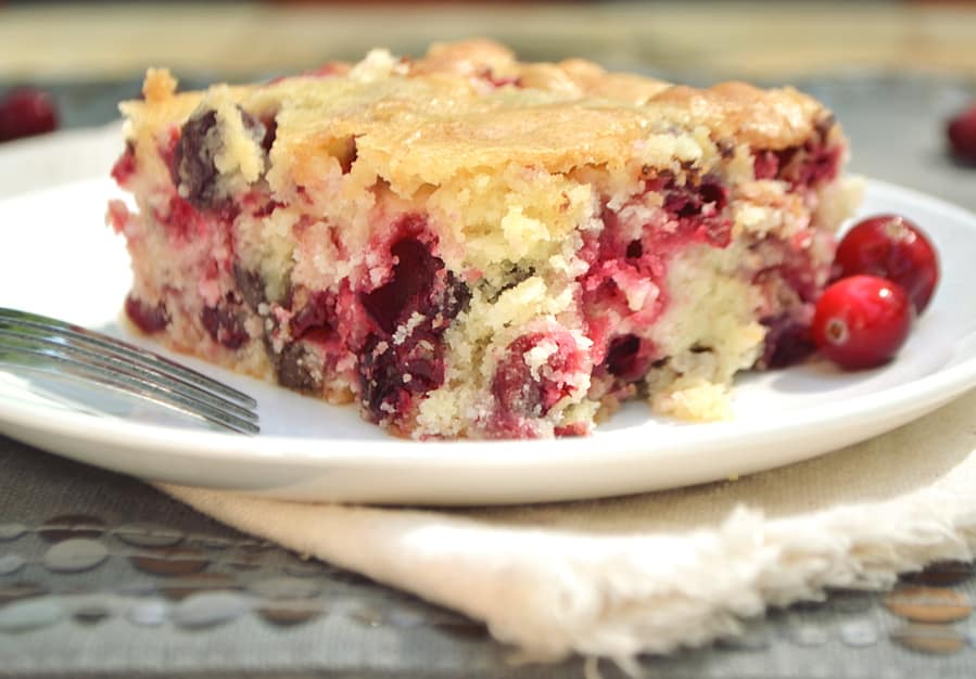 A simple yet delicious buttery moist cake booming with flavor from tart fresh cranberry and decadent dark chocolate chips | craftycookingmama.com