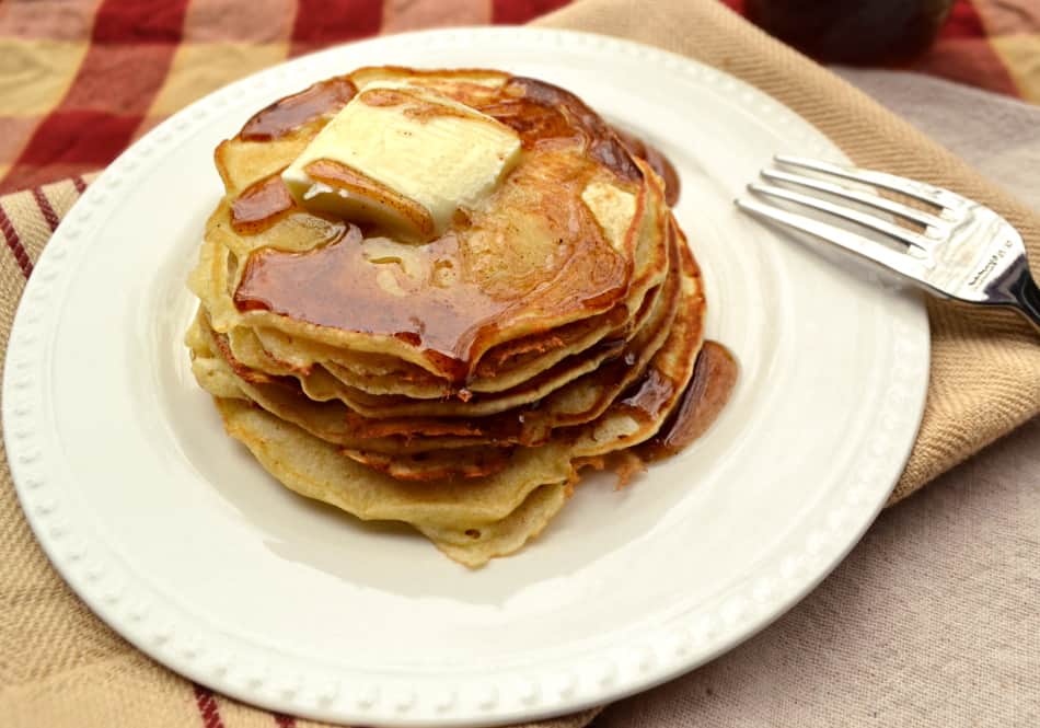 DIY Homemade Easy to Make Breakfast Pancake Syrup | Apple Pancake Waffle Syrup | www.craftycookingmama.com