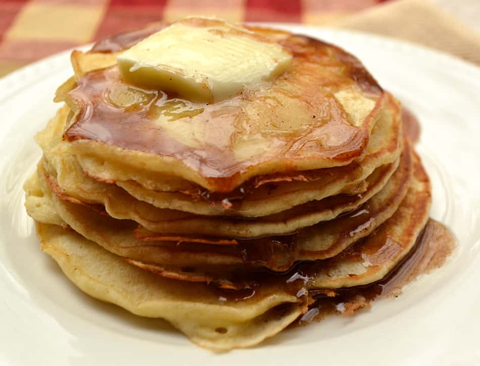 Apple Cider Syrup | DIY Easy to Make Homemade Breakfast Pancake Syrup | Apple Pancake Waffle Syrup | www.craftycookingmama.com