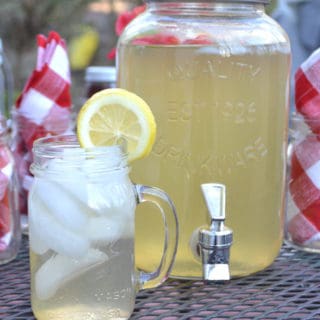 Simple Iced Green Tea with Honey & Lemon | www.craftycookingmama.com