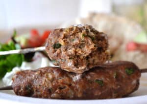 Kefta Kabobs with Tzatziki Sauce | Ground Turkey Kefta Kabobs | www.craftycookingmama.com