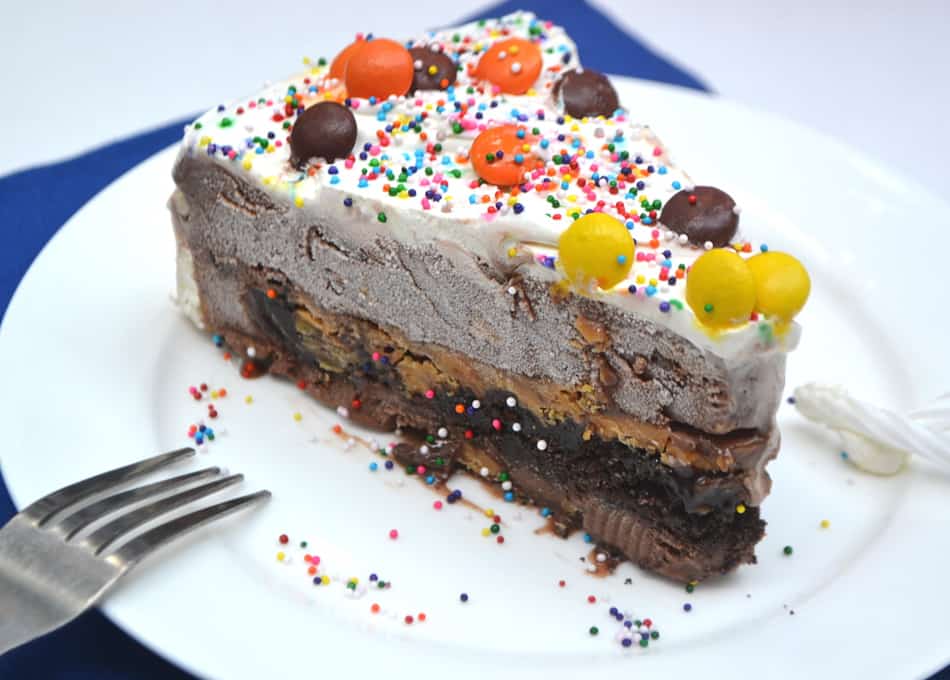 Chocolate Peanut Butter Ice Cream Cake | www.craftycookingmama.com