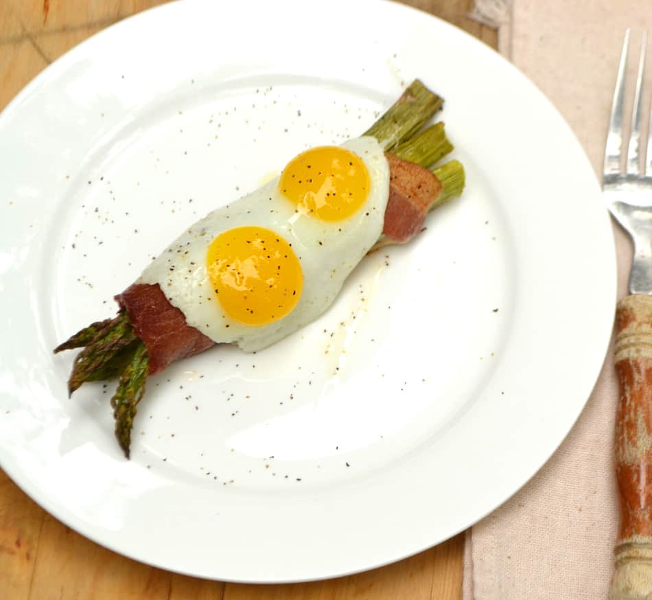 Bacon Wrapped Asparagus Bundles Topped with Sunnyside-up Quail Eggs | www.craftycookingmama.com