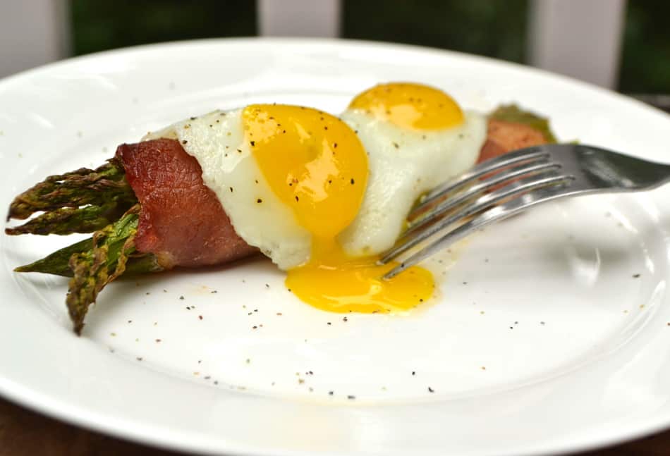 Bacon Wrapped Asparagus Bundles Topped with Sunnyside-up Quail Eggs | www.craftycookingmama.com