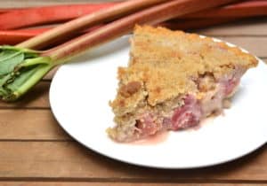 A sweet and simple French Strawberry Rhubarb Pie with a crumb topping | www.craftycookingmama.com