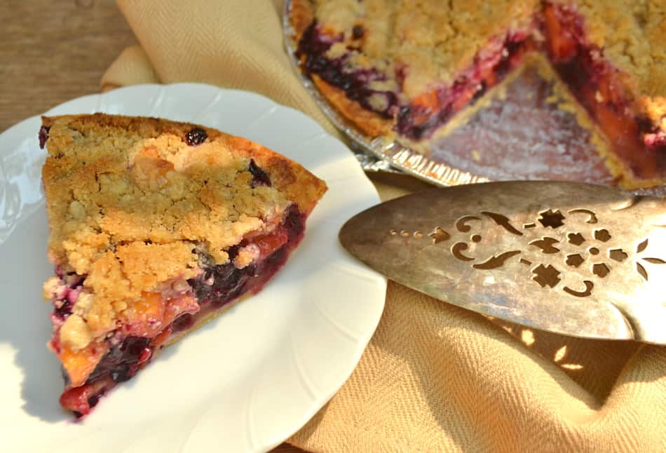 Fresh Peach Blueberry Pie with Crumble Topping | www.craftycookingmama.com