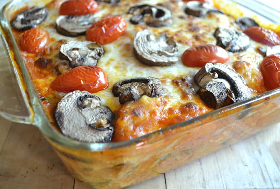 Cheesy Tomato, Mushroom & Spinach Baked Gnocchi - Quick, Easy & Delicious | www.craftycookingmama.com
