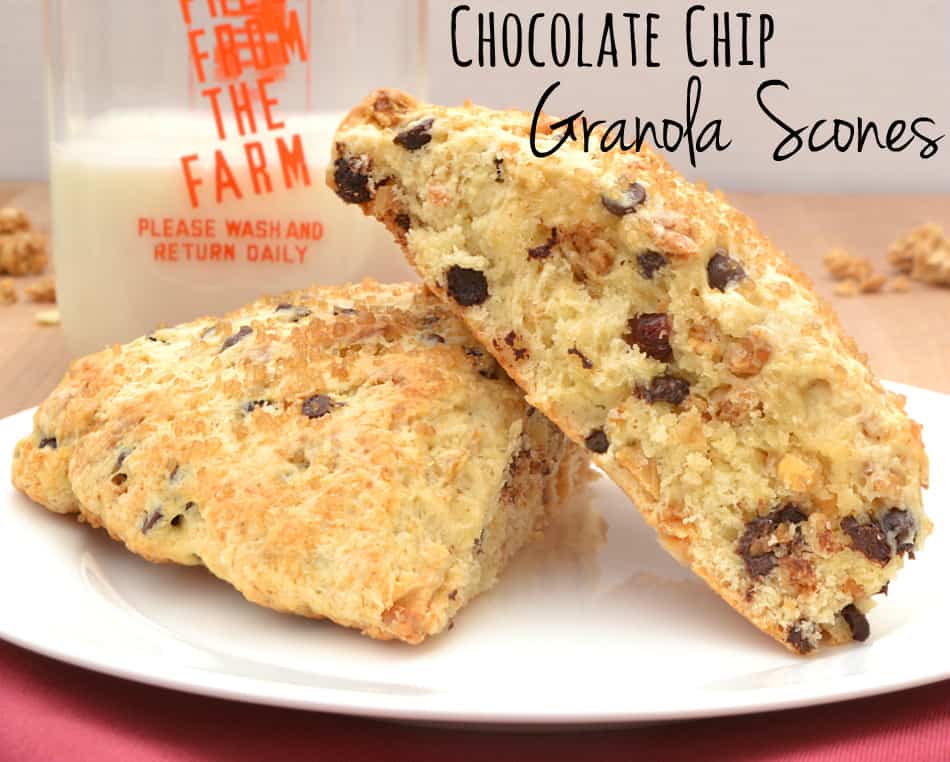 Chocolate Chip Granola Breakfast Scones | www.craftycookingmama.com