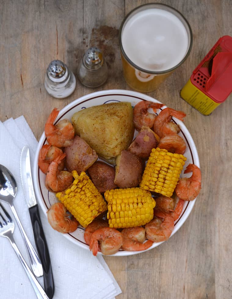 Beer-Boiled Shrimp & Corn Boil | Sunshine Sweet Corn | www.craftycookingmama.com