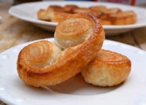 Palmiers - A French Pastry that's fancy but not fussy. Buttery, flaky, delicate & delicious | www.craftycookingmama.com