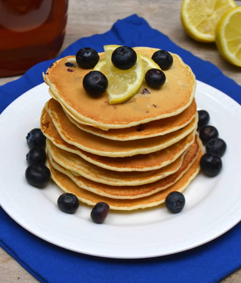 Blueberry & Lemon Olive Oil Pancakes made with Pomora Olive Oil | www.craftycookingmama.com