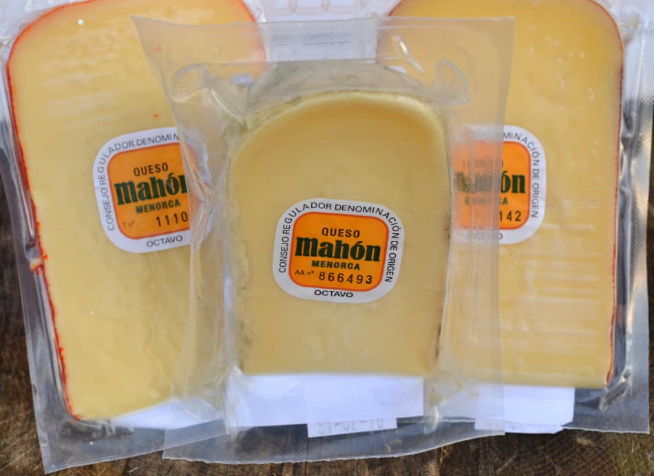 Introducing Mahon-Menorca Cheese from the Island of Menorca!  Find some new taste inspiration - plus wine pairings & tapas | www.craftycookingmama.com