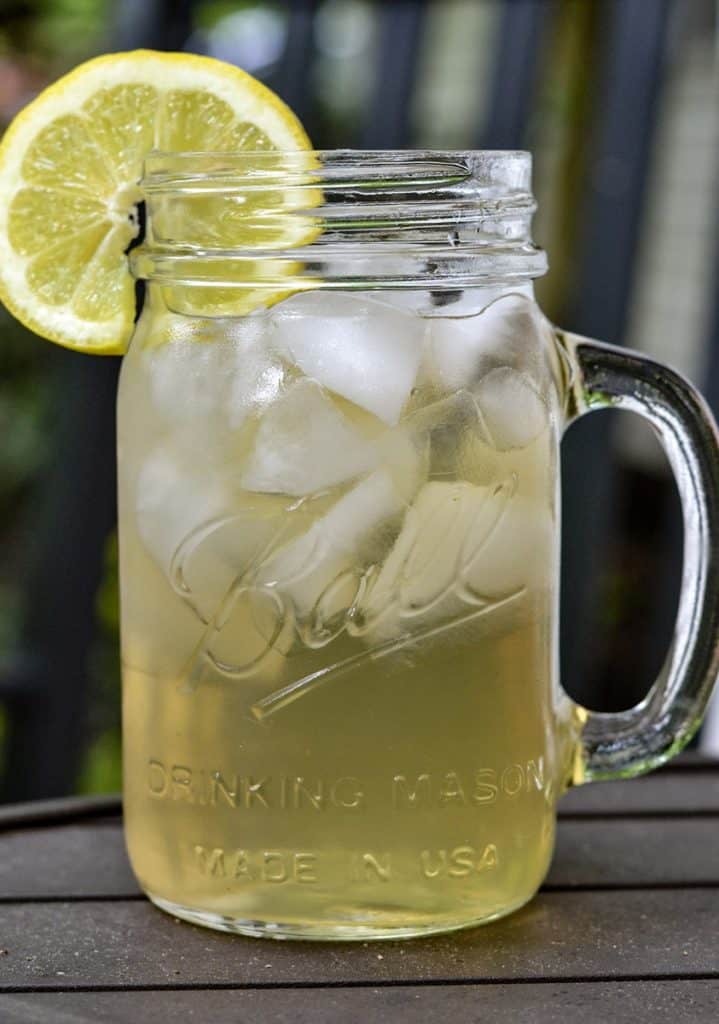 Copycat Arizona Green Iced Tea Recipe With Lemon Slice